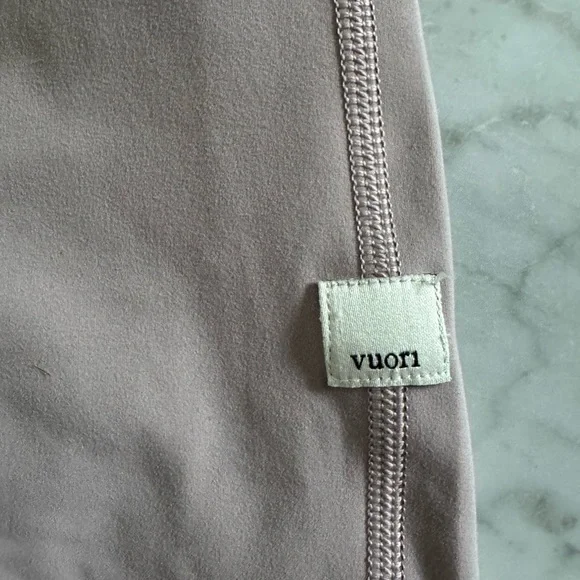 Vuori Daily Legging - Picture 2 of 9